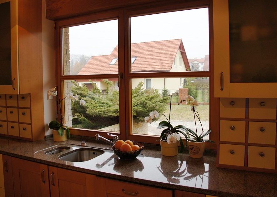 Okno drewniane niejedno ma imię